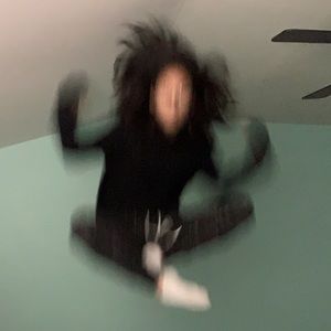 Meet your Posher, Kira